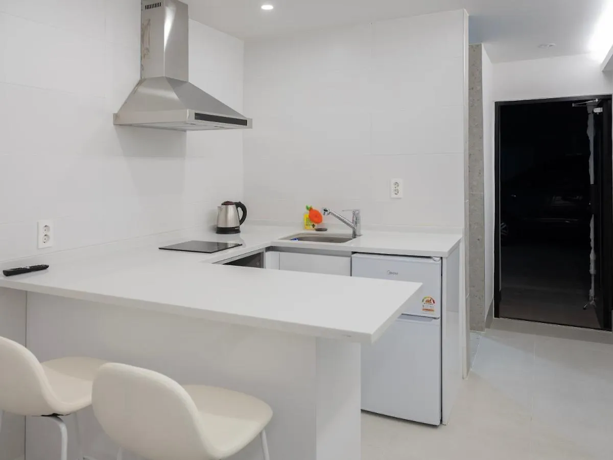 Guest house White Castle Pension Jeju