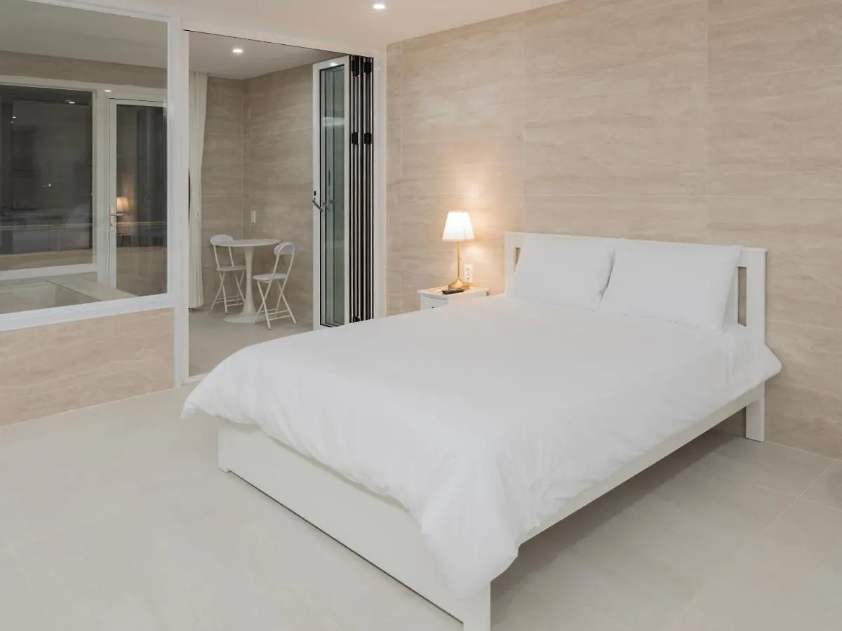White Castle Pension Jeju Guest house