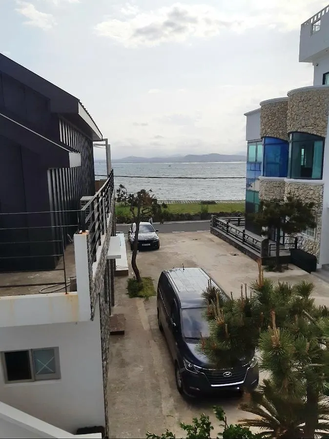 White Castle Pension Jeju Guest house