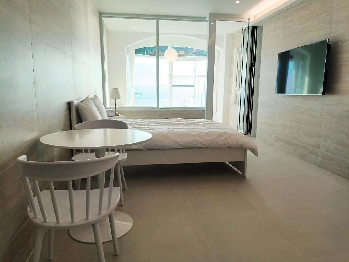White Castle Pension Jeju Guest house