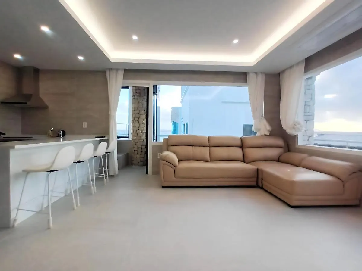 Guest house White Castle Pension Jeju South Korea