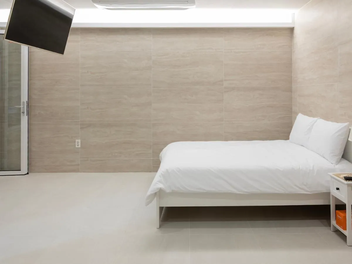 Guest house White Castle Pension Jeju