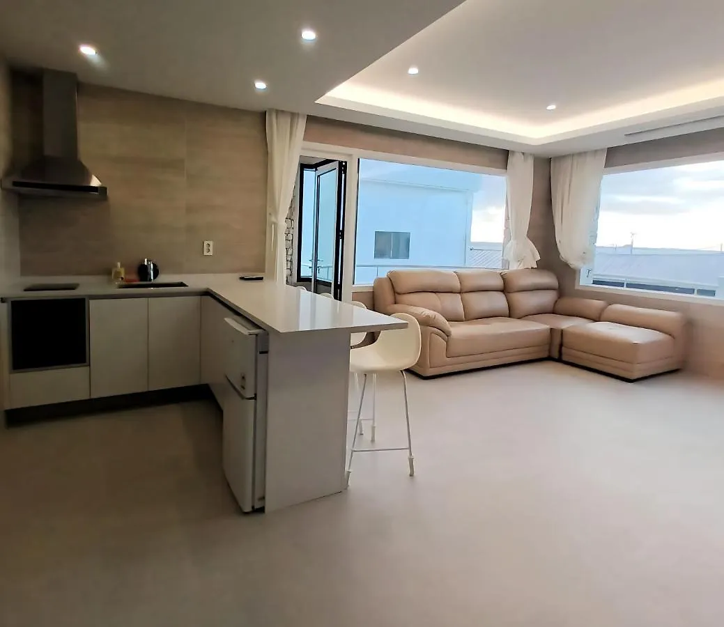 Guest house White Castle Pension Jeju